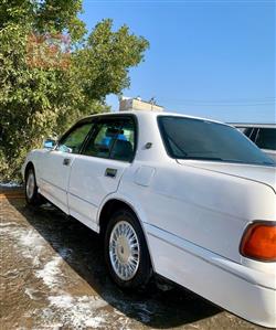 تۆیۆتا کراون